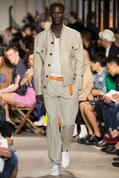 Look 4